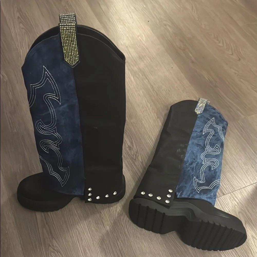 CAPE ROBBIN denim fold-over platform boots with rhinestone and Western-style❣️